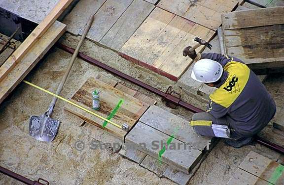 construction worker paris graphic