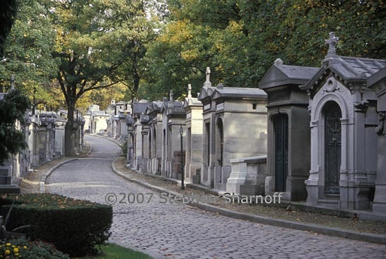 pere lachaise in summer graphic