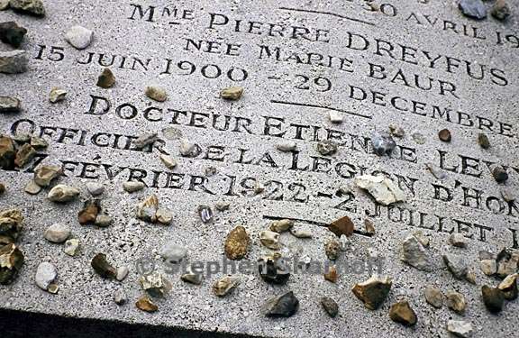 paris cemetery graphic 163