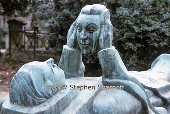 holding head 1 graphic