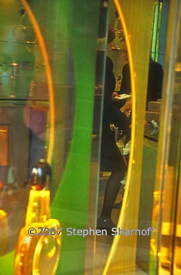 perfume shop paris graphic