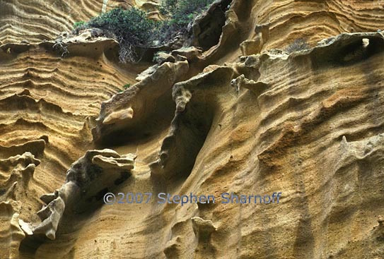 eroded cliff face 2 graphic