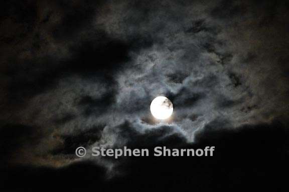 moon clouds 1 graphic