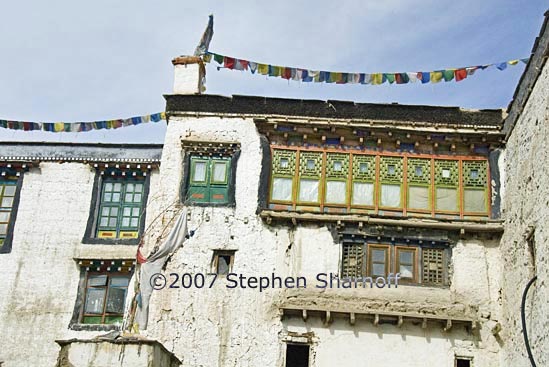 lo monthang 11 graphic