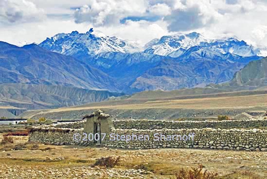 peaks and corral near charang graphic